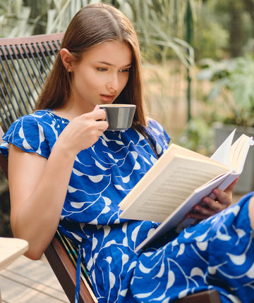 Café et Lecture à l’Ombre, l’Alliance Parfaite