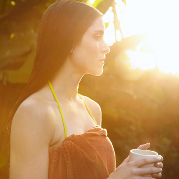 Café au Lever du Soleil : Le Rituel des Vacances Réussies