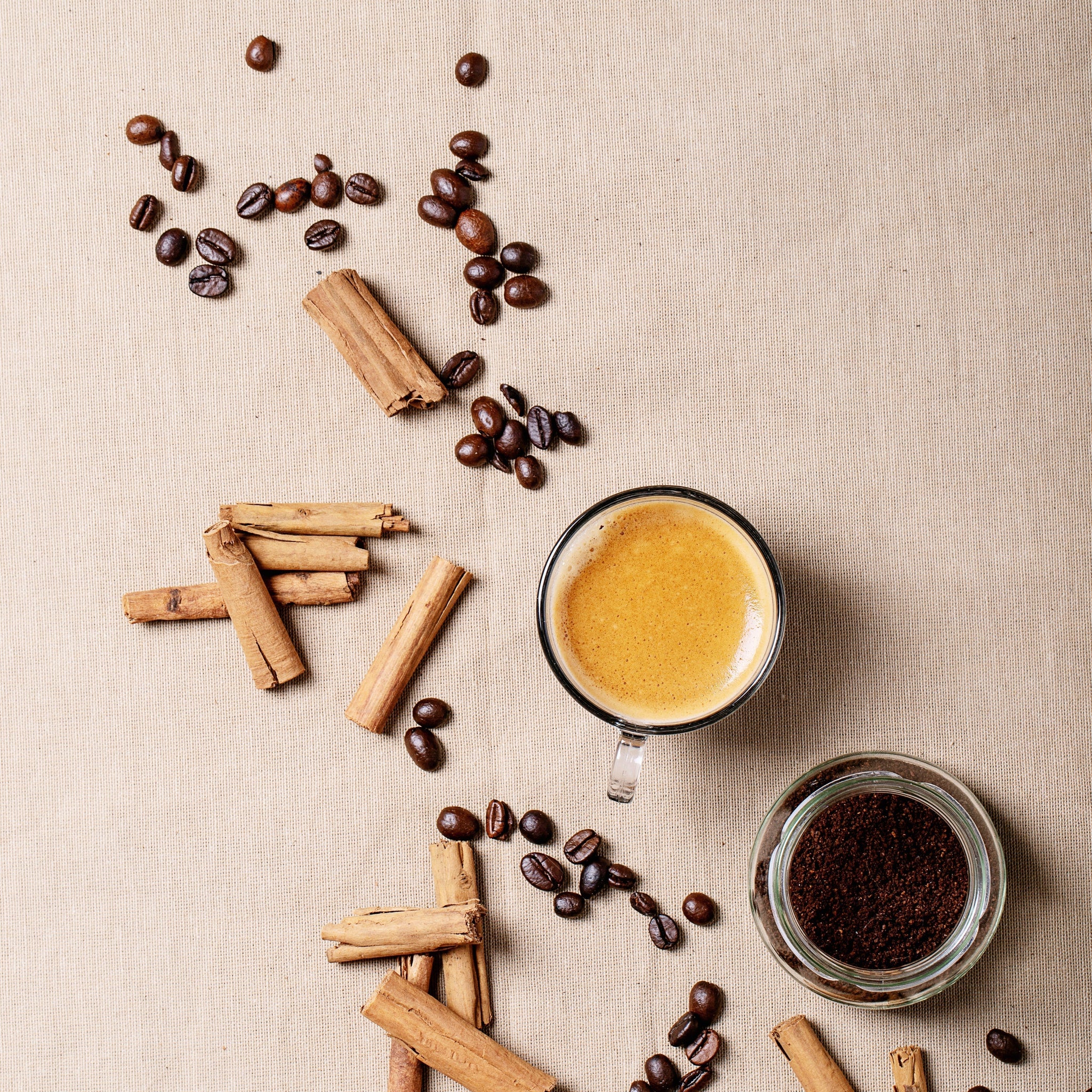 Les Plaisirs du Café en Hiver : Chaleur, Confort et Douceur